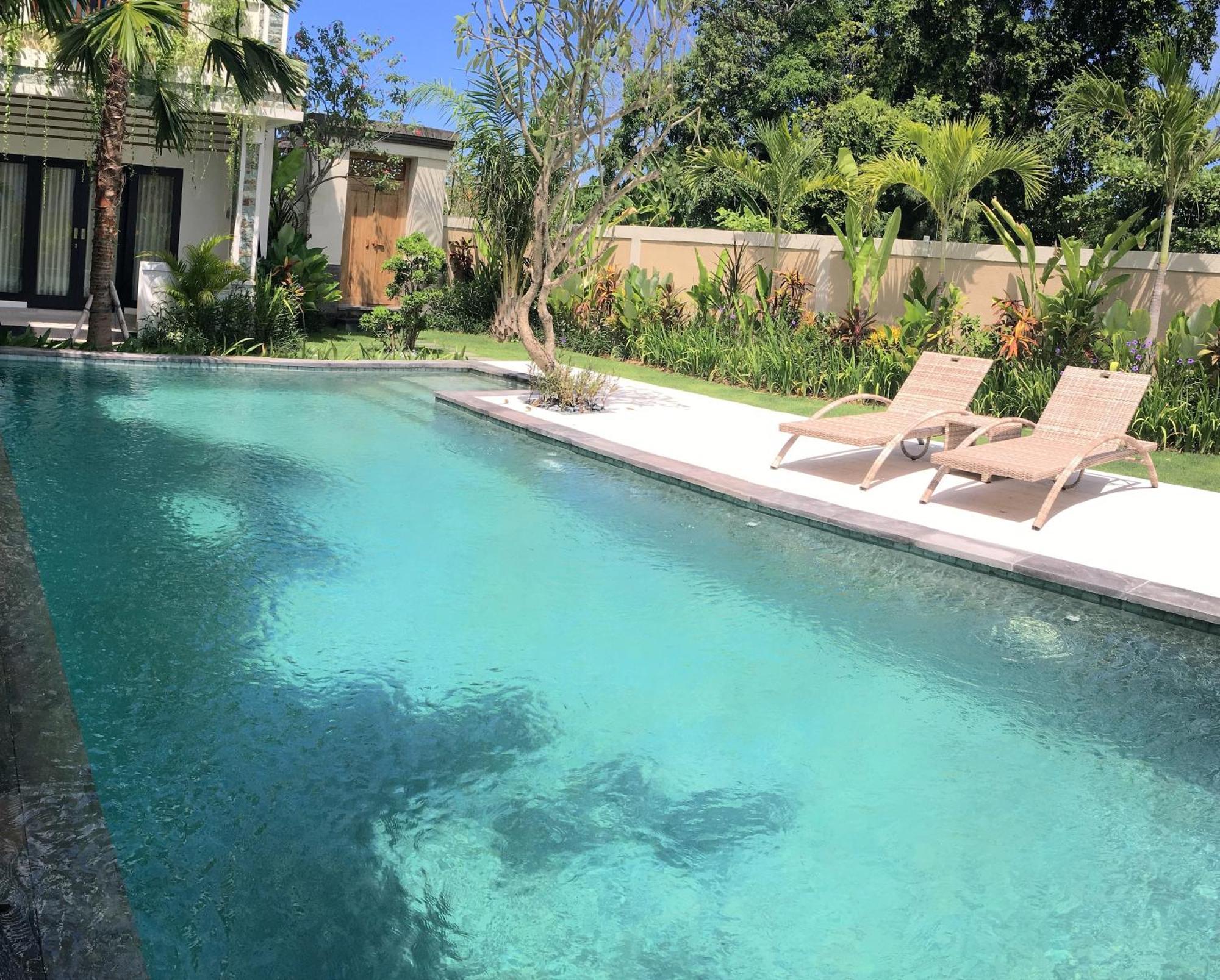 Indah Homestay Seminyak Værelse billede